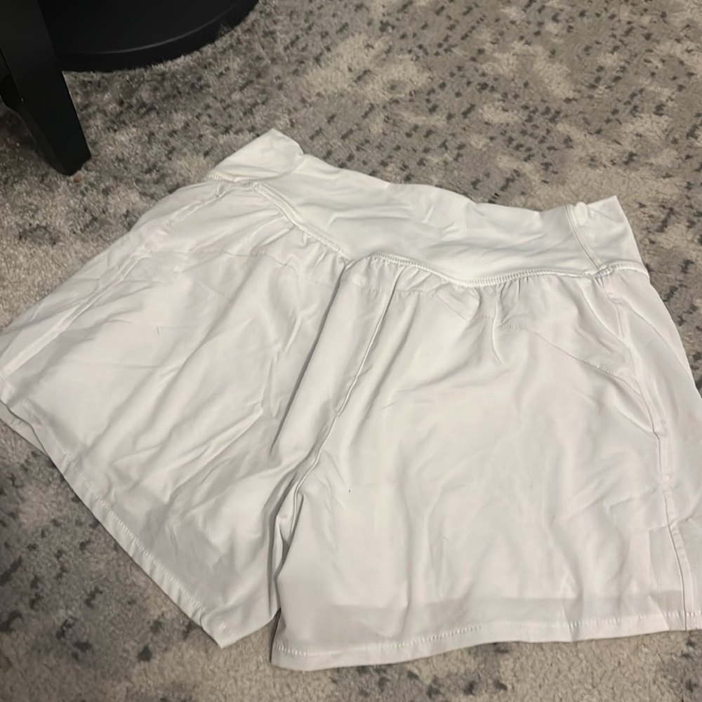Halara White Size Medium Shorts - image 3